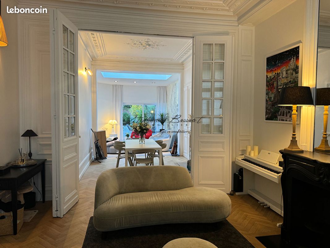 Maison 9 pièces 230 m² · à Lille · 230 m² · 1 180 000 €