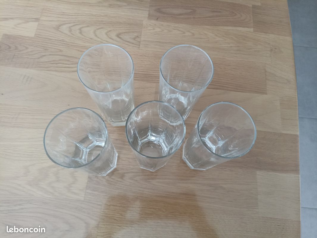 Lot 5 grands verres (image 1)