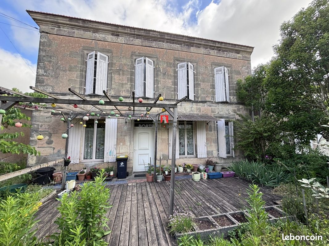 Maison 4 pièces 145 m² · à Cars · 145 m² · 160 000 €