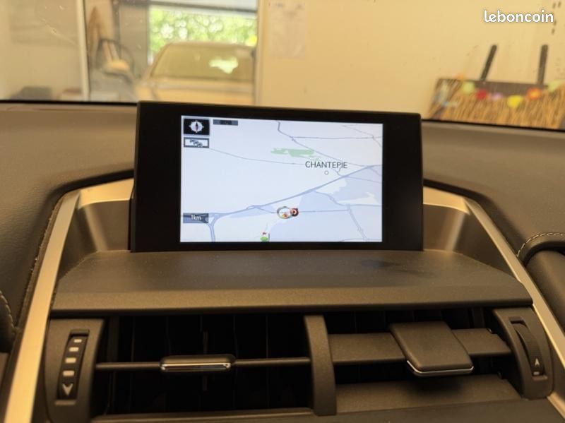 Lexus NX 300h 2WD Business (image 21)