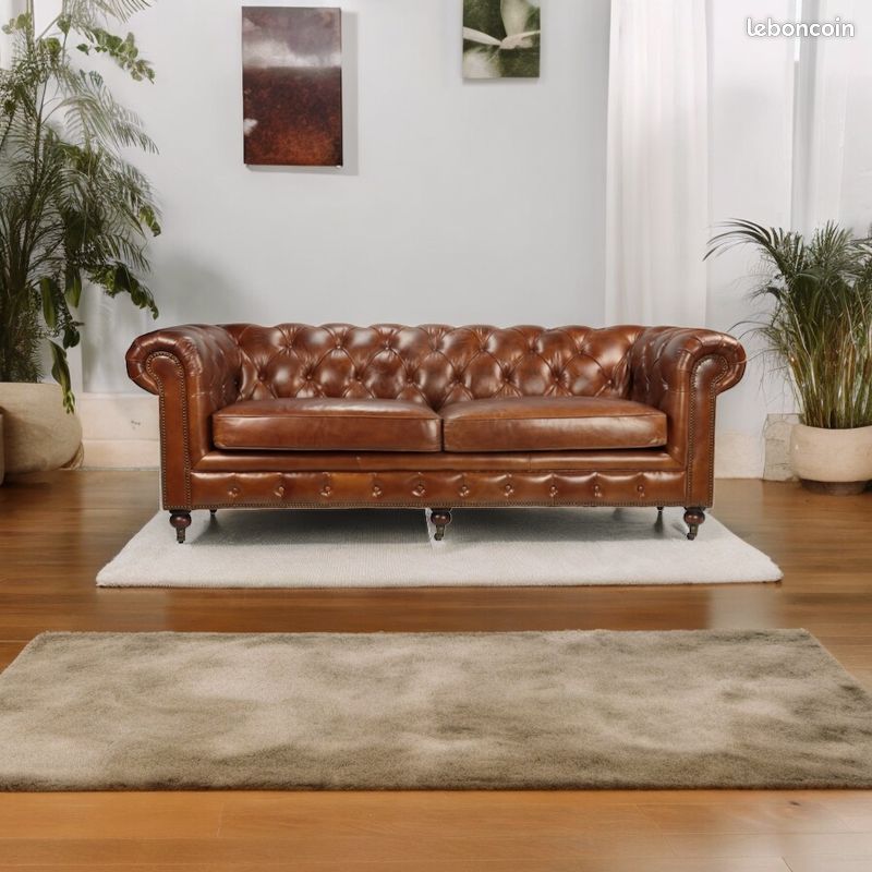 Canapé Chesterfield en Cuir Vintage Cigare - Livraison OFFERTE - Decoduweb (image 1)