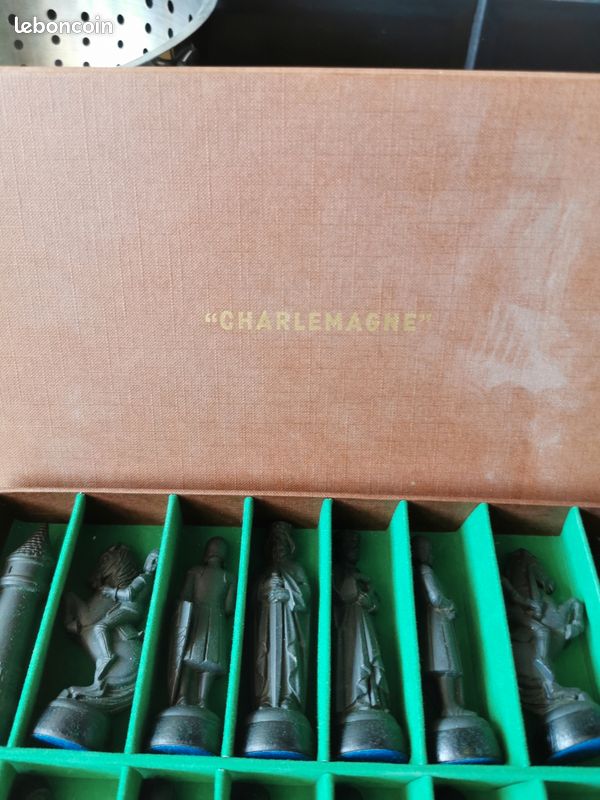 le guide des échecs: le jeu d'échecs de Charlemagne
