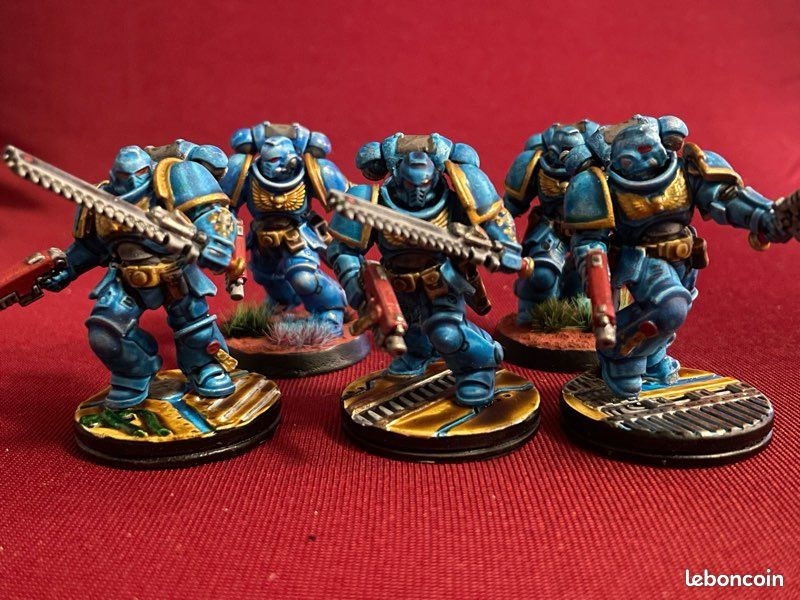 Warhammer 40K Ultramarines : Intercessors d’Assaut entièrement montée et peinte à la main (image 1)