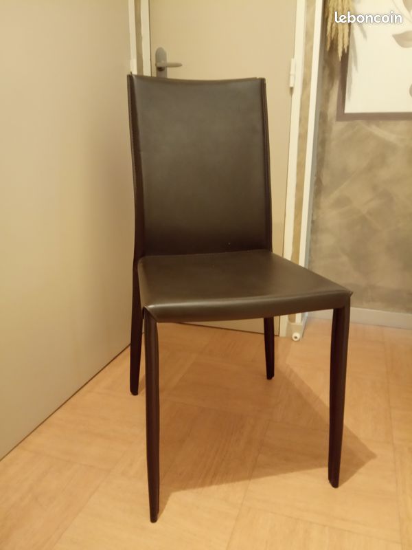 Lot 4 chaises (image 1)