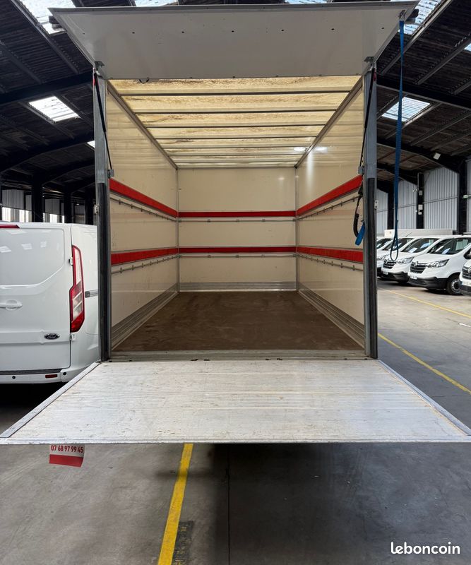 Transit caisse 20m3 + hayon tdci 32.538 km d'origine 23.825 ht (28.590 ttc) (image 4)