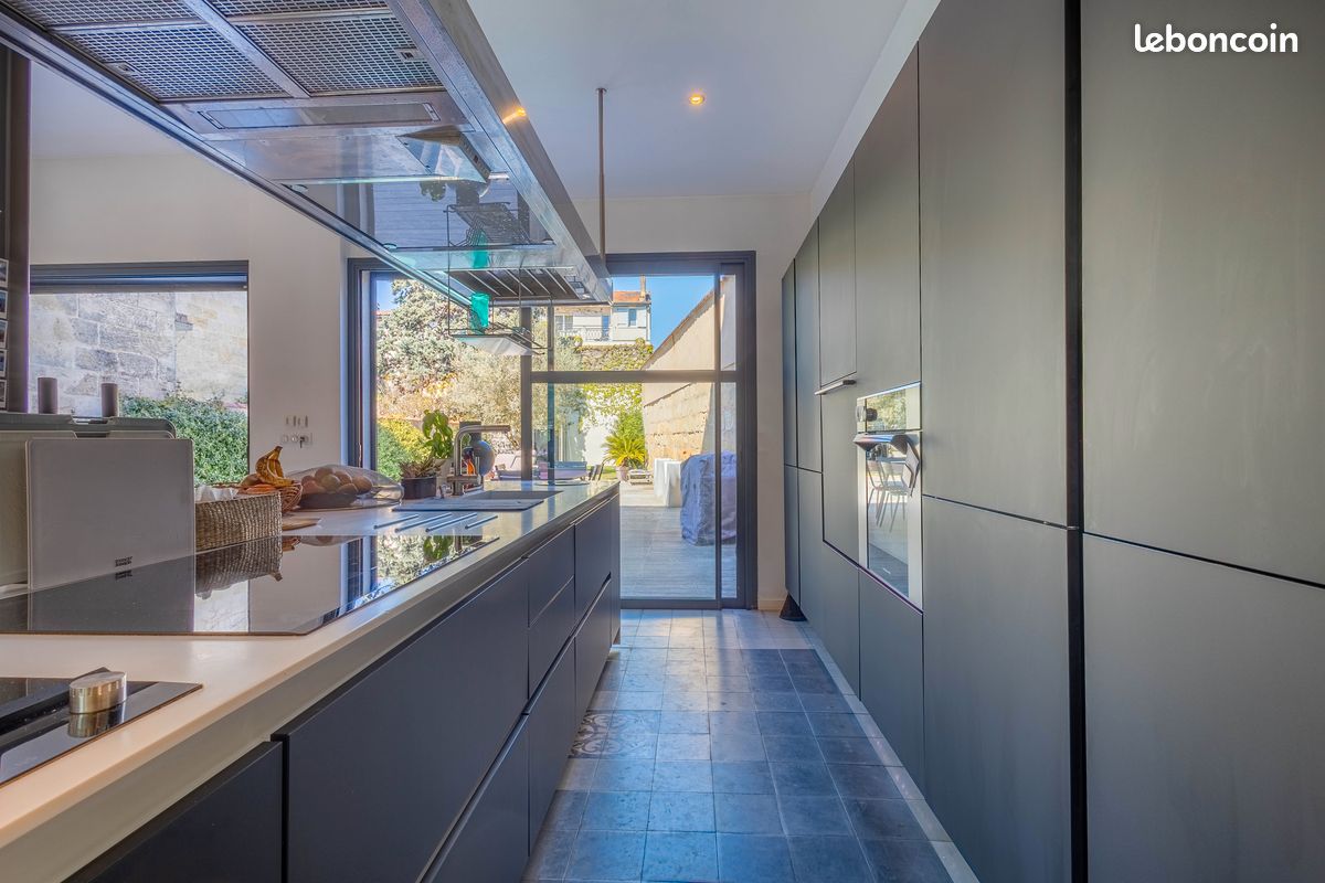 Maison 9 pièces 347 m² · à Bordeaux · 347 m² · 1 380 000 €