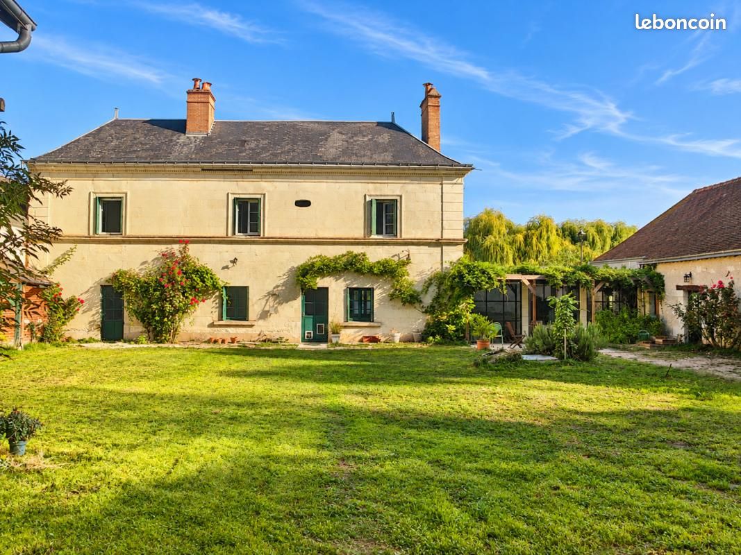 Maison 8 pièces 260 m² · à Véretz · 260 m² · 593 000 €