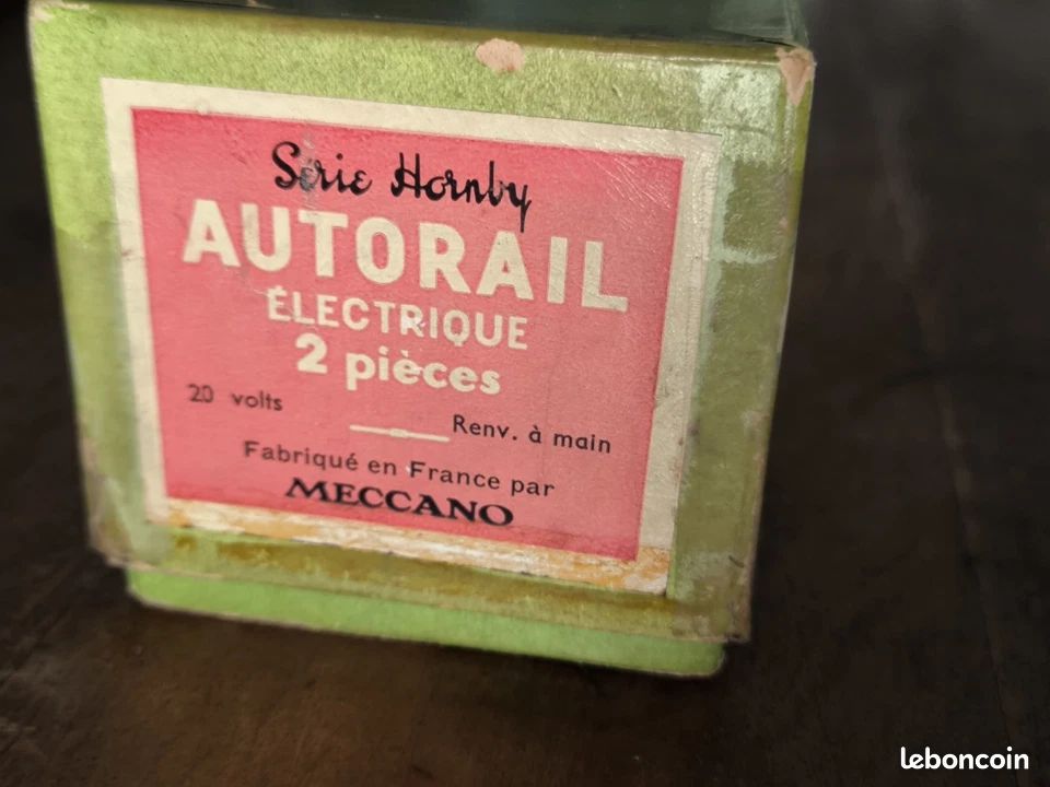 HORNBY, écartement 0 - autorail double Bugatti, SNCF ZZK-3, - Lot 72 HORNBY, écartement 0 - autorail double Bugatti, SNCF ZZK-3, - Lot 72