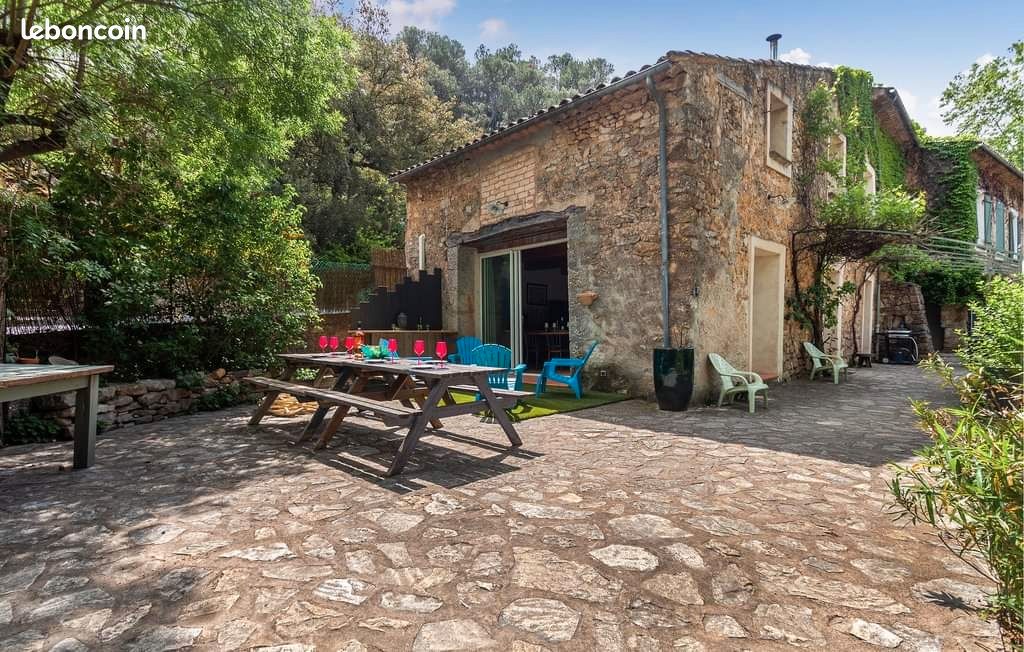 Gîte 12 couchages avec piscine et spa à Cabasse (image 5)