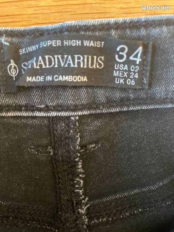 Jean noir stradivarius taille 34 femme Vêtements