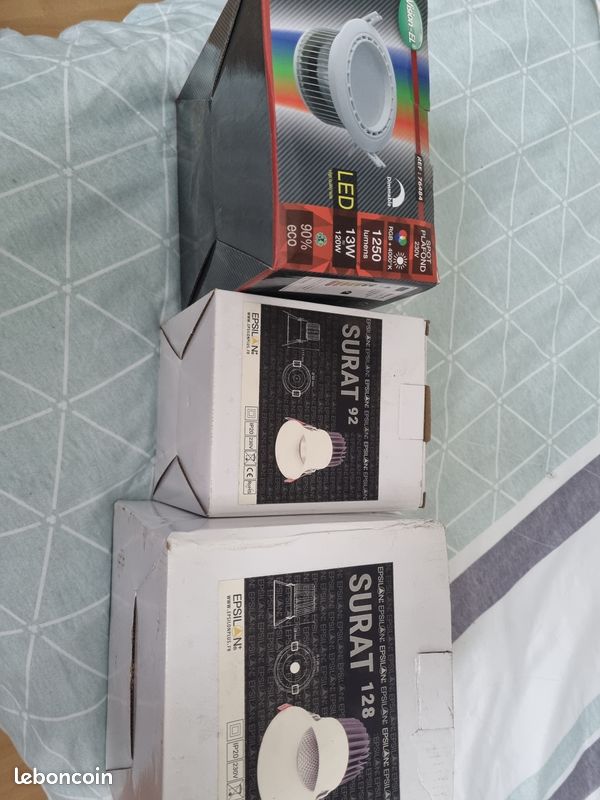 Lots de spot led encastrable neuf QTE 3 (image 1)