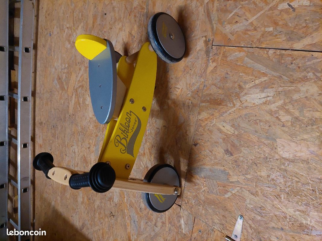 Tricycle (image 2)