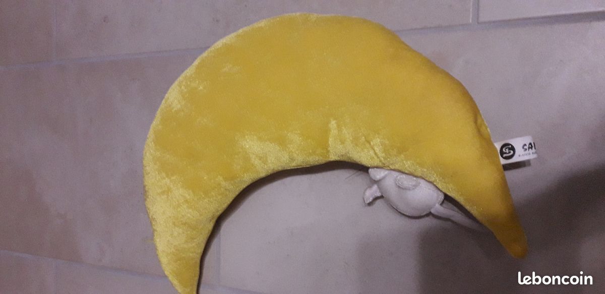 Peluche demi-lune (image 3)