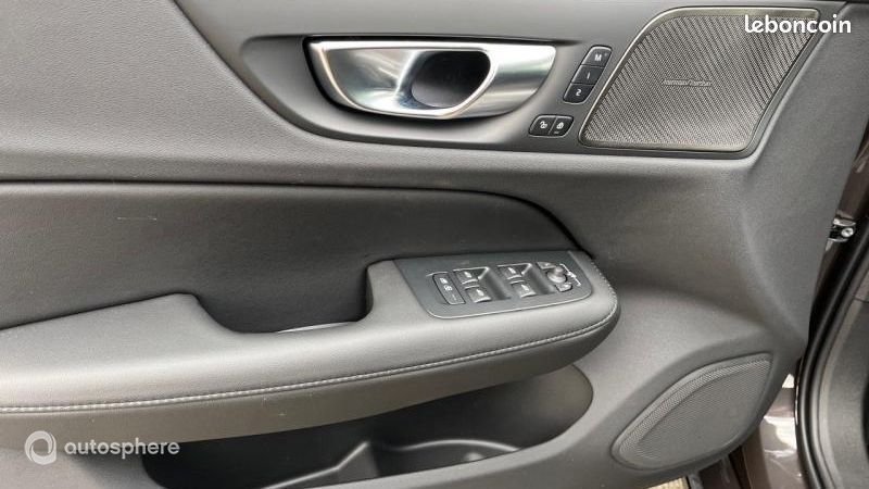 Volvo V60 B4 197ch Ultra Style Dark DCT 7 (image 17)