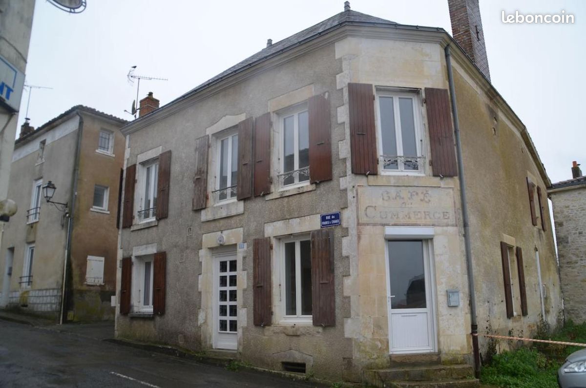 Immeuble 6 pièces 113 m² · à La Caillère-Saint-Hilaire · 113 m² · 92 650 €