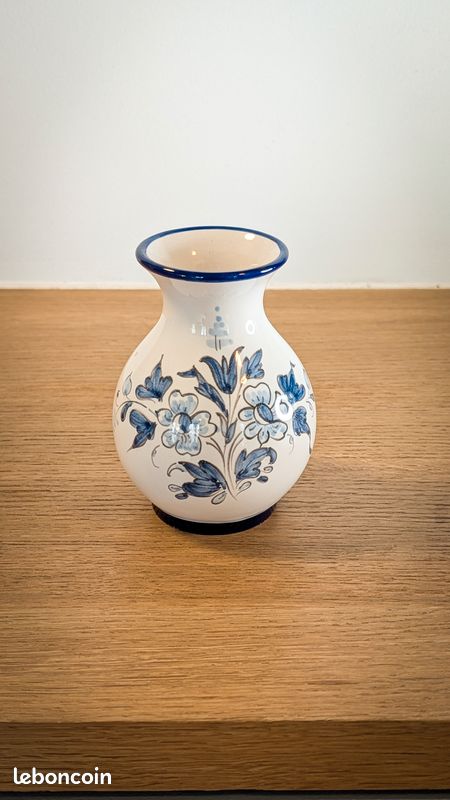Vase boule en céramique de l'atelier de Montagnon à Nevers (image 1)
