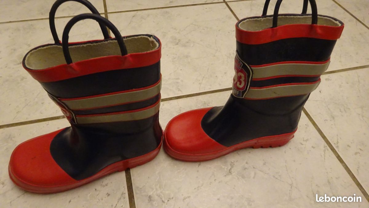 Bottes De Pluie Enfant PERLETTI - Pompier Rouge - PVC Imperméable - Semelle Antidérapante - Détails Réfléchissants