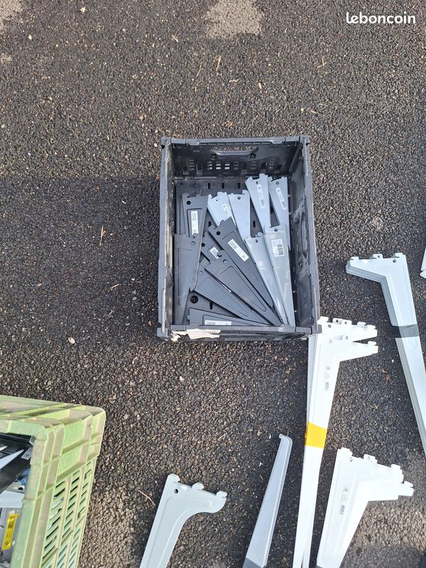 Enorme lot de plusieurs centaines de console et support neuf pour etagere a cremaillere (image 6)