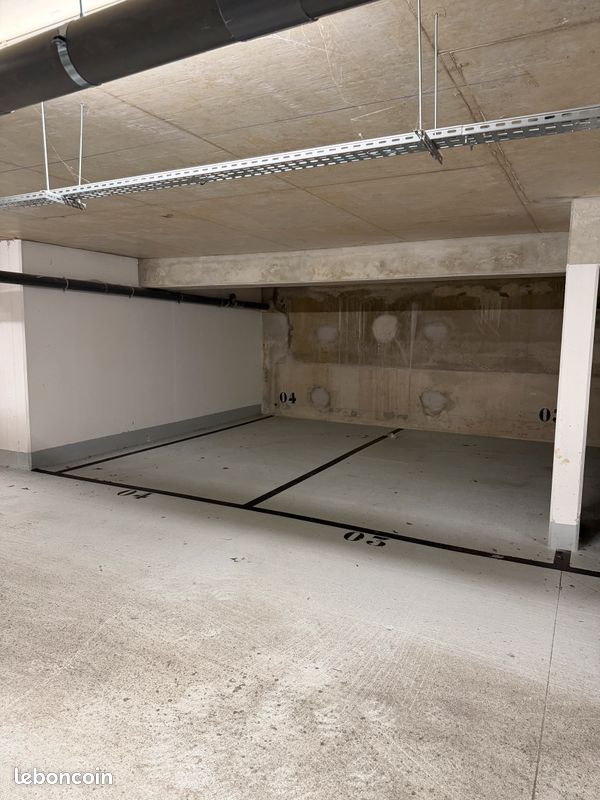 Location 2 Places de Parking Sous-Sol Sécurisé - Bussy-Saint-Georges (Résidence Bucolia / Golf) · 170 €/mois