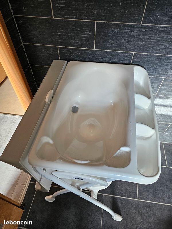 Combiné baignoire table à langer (image 2)
