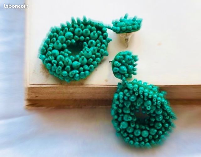 Boucle d’oreilles fait à main vert (image 1)