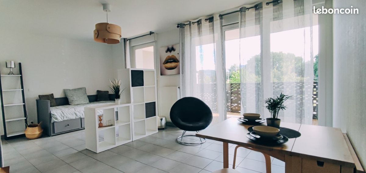 Appartement 1 pièce 32 m² · à Saint-Martin-d'Hères · 32 m² · 600 €