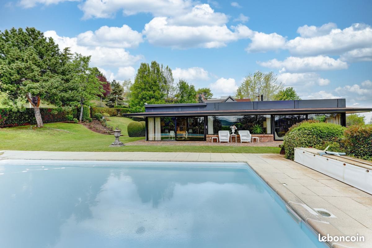Maison 10 pièces 350 m² · à Ceyrat · 350 m² · 790 000 €