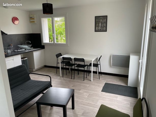 Appartement entièrement rénové meublé au centre de Beaumont en Véron