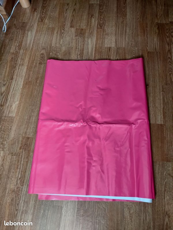 Toile cirée rose 138 par 216 cm (image 1)
