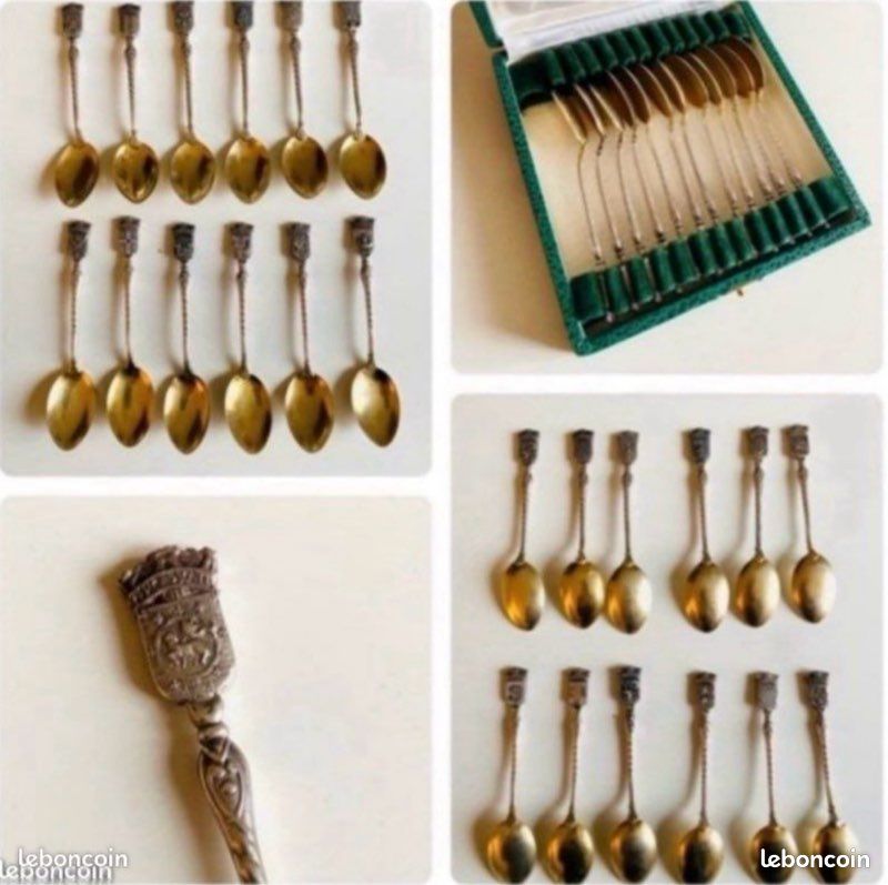 Lot De 12 Cuillères à Moka Dorées Et Argentées Gulden - Décor Fleurs Des 12 Mois
