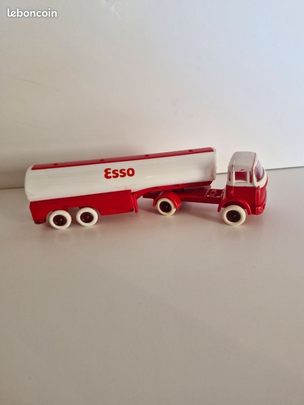 Camion Berliet Citerne AVIA BOURBON - Motorisé - Occasion