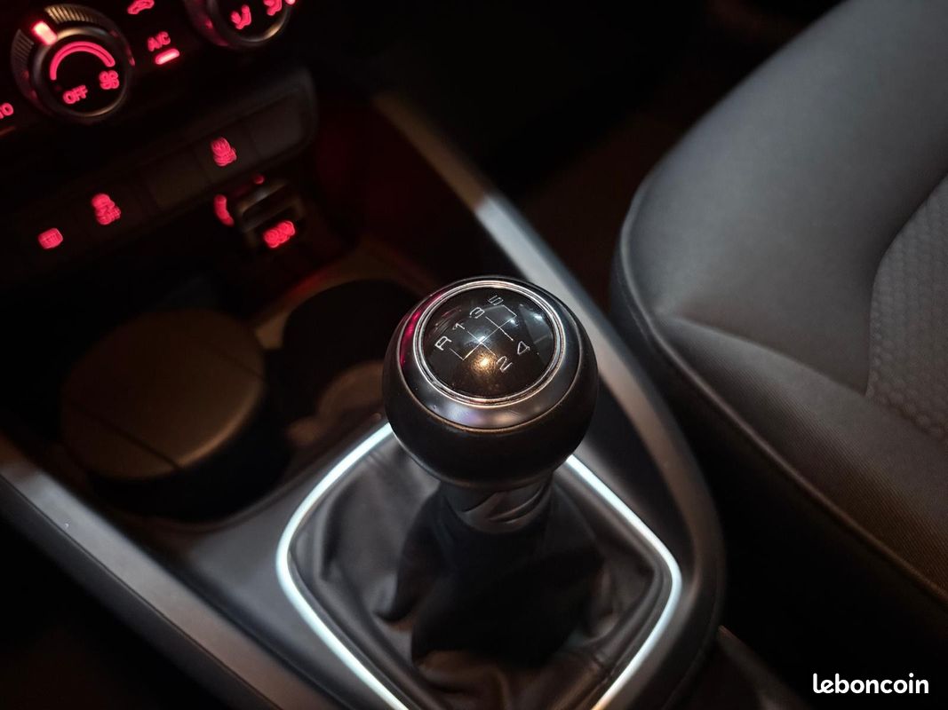 AUDI A1 SPORTBACK 1.2 TFSI 86 S line *REVISION A JOUR* *CT OK* *PLAQUETTES DE FREIN NEUVES (image 21)