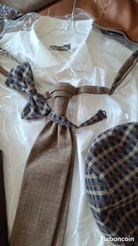 Costume mariage complet – 2 gilets + accessoires – état neuf (image 3)
