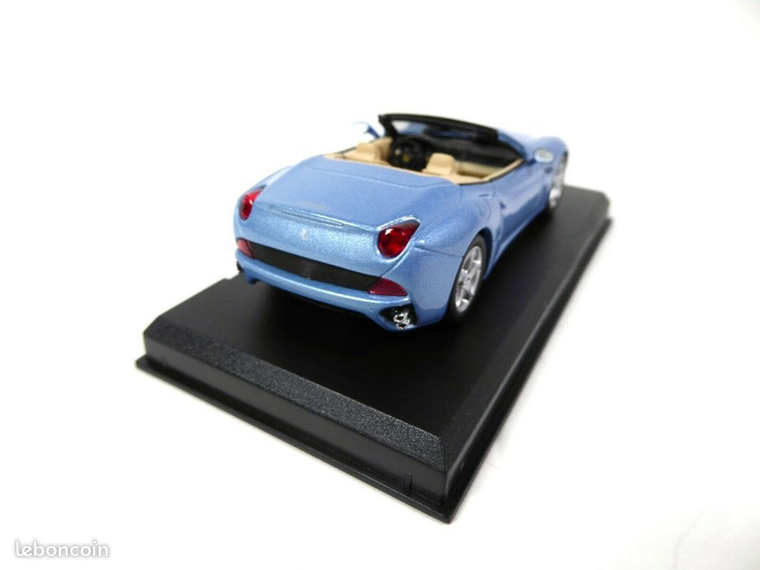 Ferrari california (ixo-altaya) neuve au 1/43 (image 3)