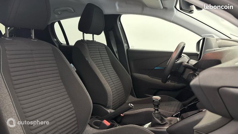 Peugeot 208 1.2 PureTech 100ch S&S Style (image 15)