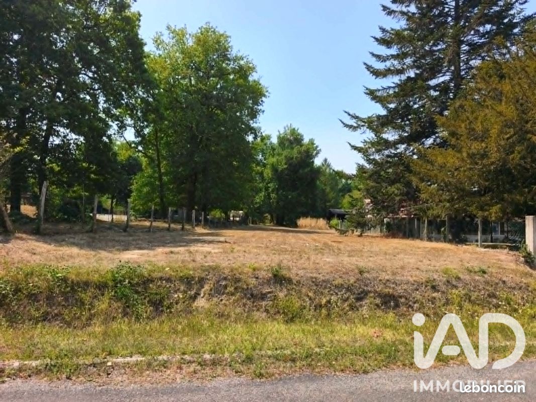 Terrain 1548 m² · à Clérac · 1 548 m² · 19 500 €