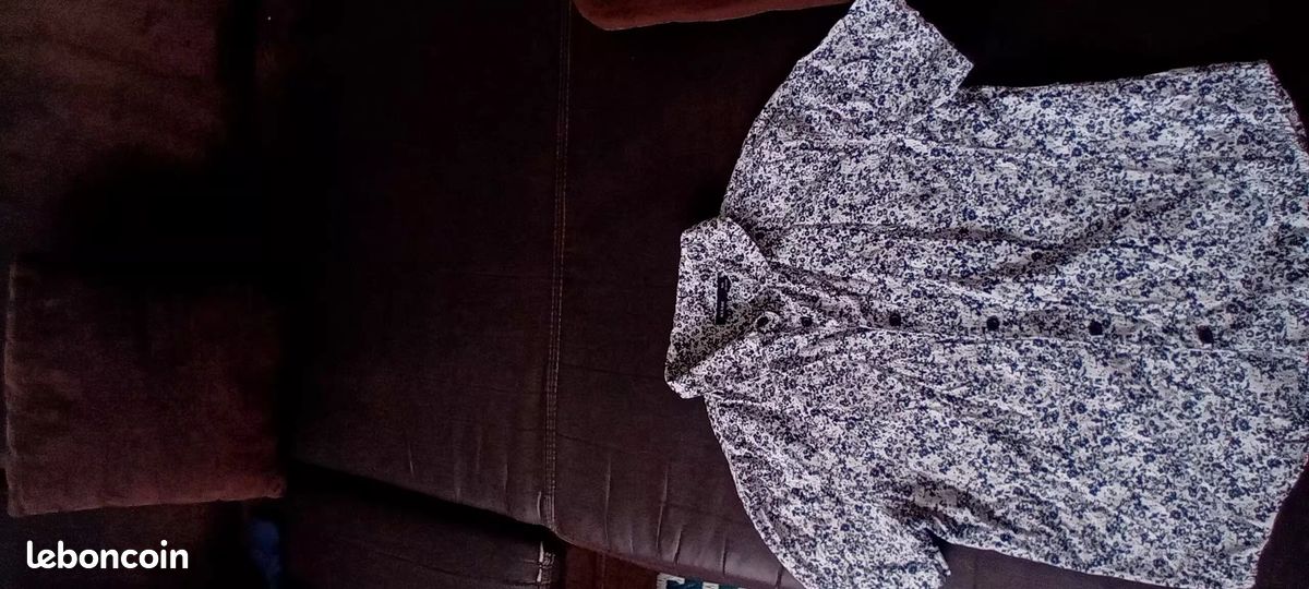 Lot 10 ans très jolie chemise manche courte kiabi et t-shirt marin manche longue (image 1)