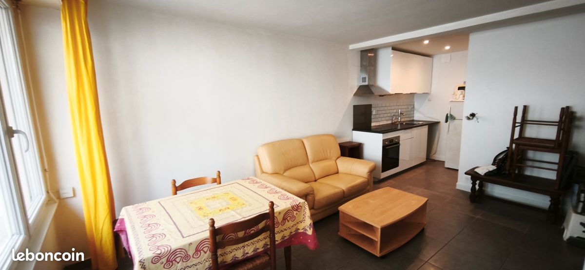Appartement 2 pièces 32 m² · à Landivisiau · 32 m² · 450 €