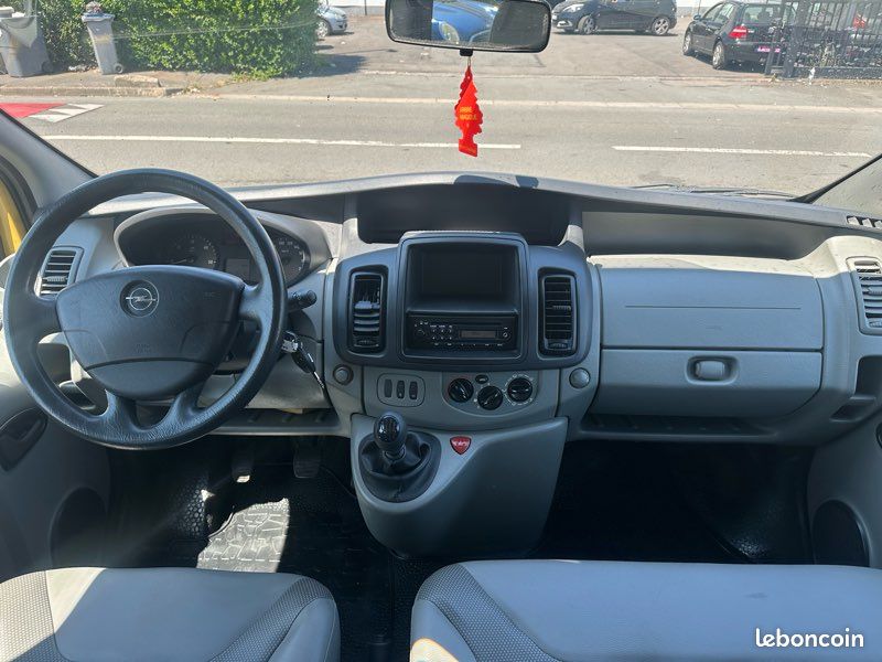 Opel vivaro 9 places moteur à chaîne garantie 6 mois (image 3)