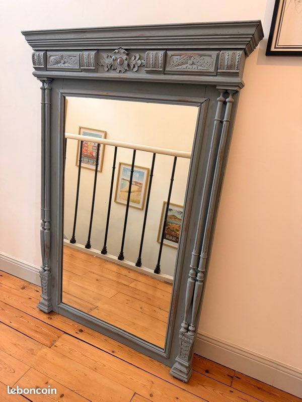 Grand miroir ancien style Napoléon III – bois sculpté patiné gris (image 1)