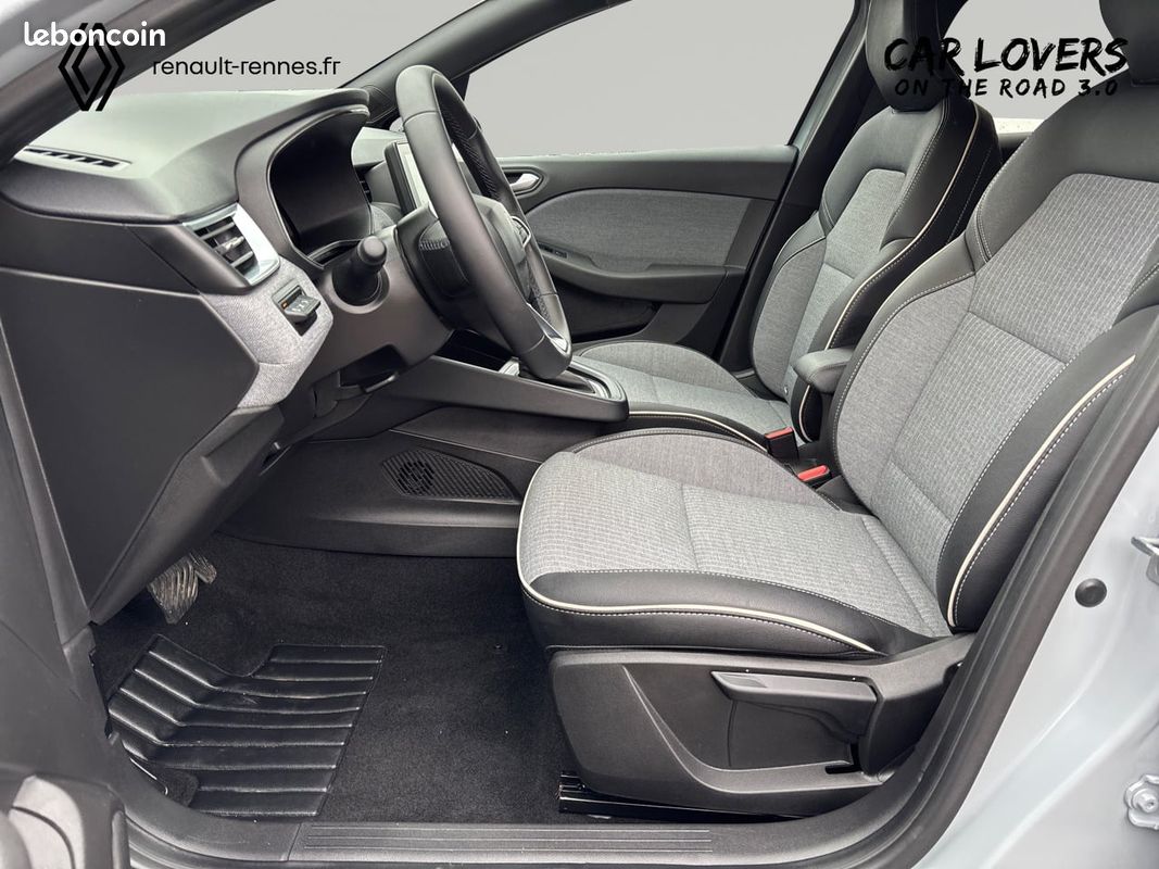 RENAULT Clio E-Tech full hybrid 145 ch GSR2 Techno (image 15)