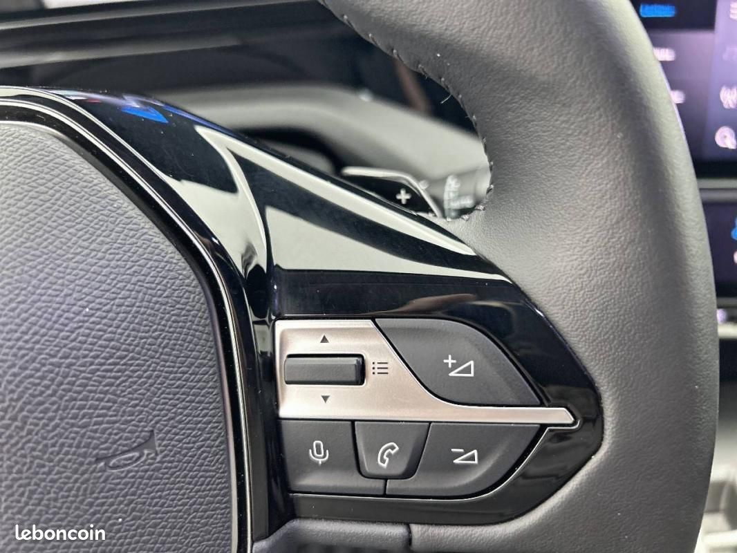 Peugeot 408 PHEV 225 e-EAT8 - Allure Pack (image 19)