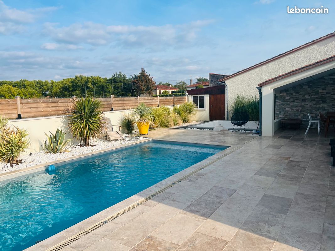 Maison 6 pièces 140 m² · à Terssac · 140 m² · 395 000 €
