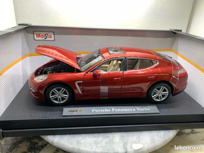 MINICHAMPS Porsche Panamera Turbo S 2020 White 1/18 - 113061074
