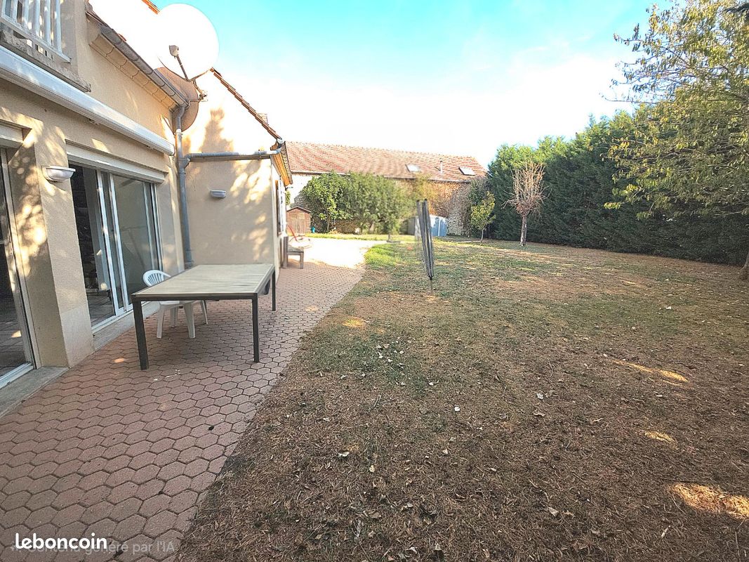 Maison 7 pièces 180 m² · à Montereau-sur-le-Jard · 180 m² · 371 000 €