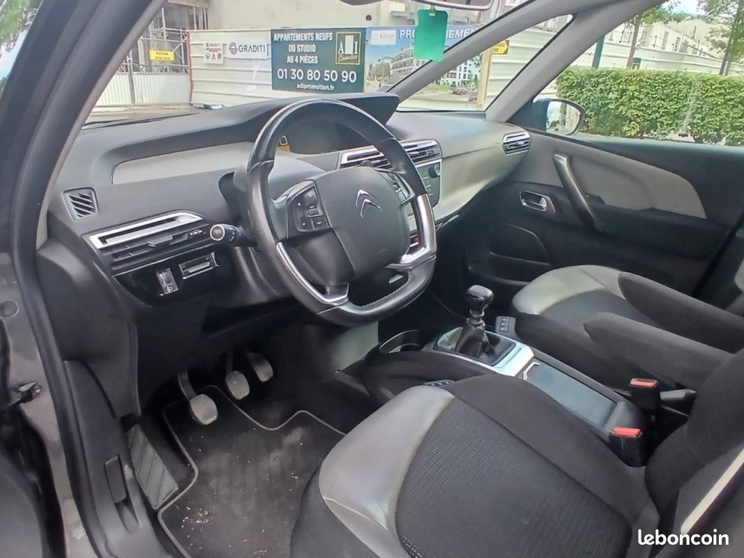 CITROEN C4 SPACETOURER PureTech 130 SS Shine (image 16)