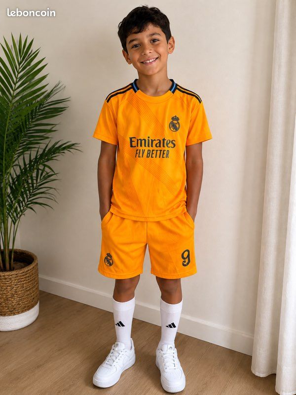 Ensemble de foot garçons (image 1)