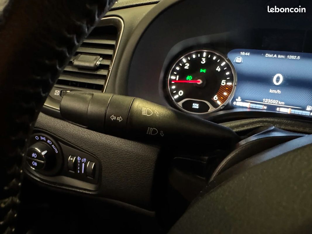 JEEP RENEGADE 1.6 l MultiJet 120 ch BVM6 Limited (image 22)