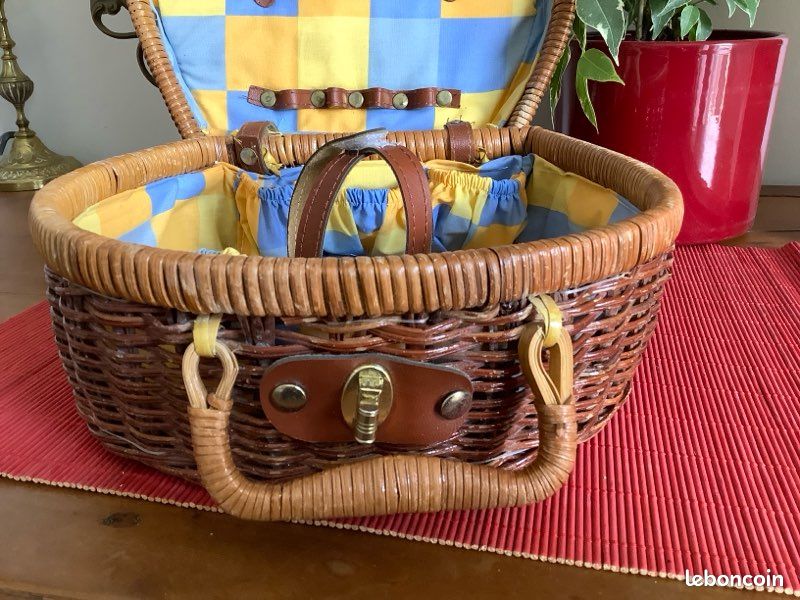 Panier de pêcheur chinois laqué, vers 1900 En vente sur