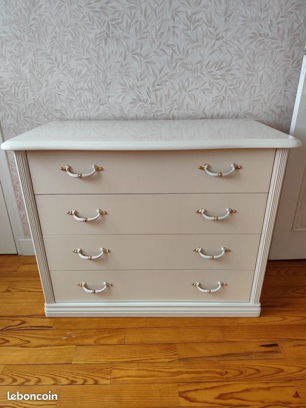 Commode (image 1)
